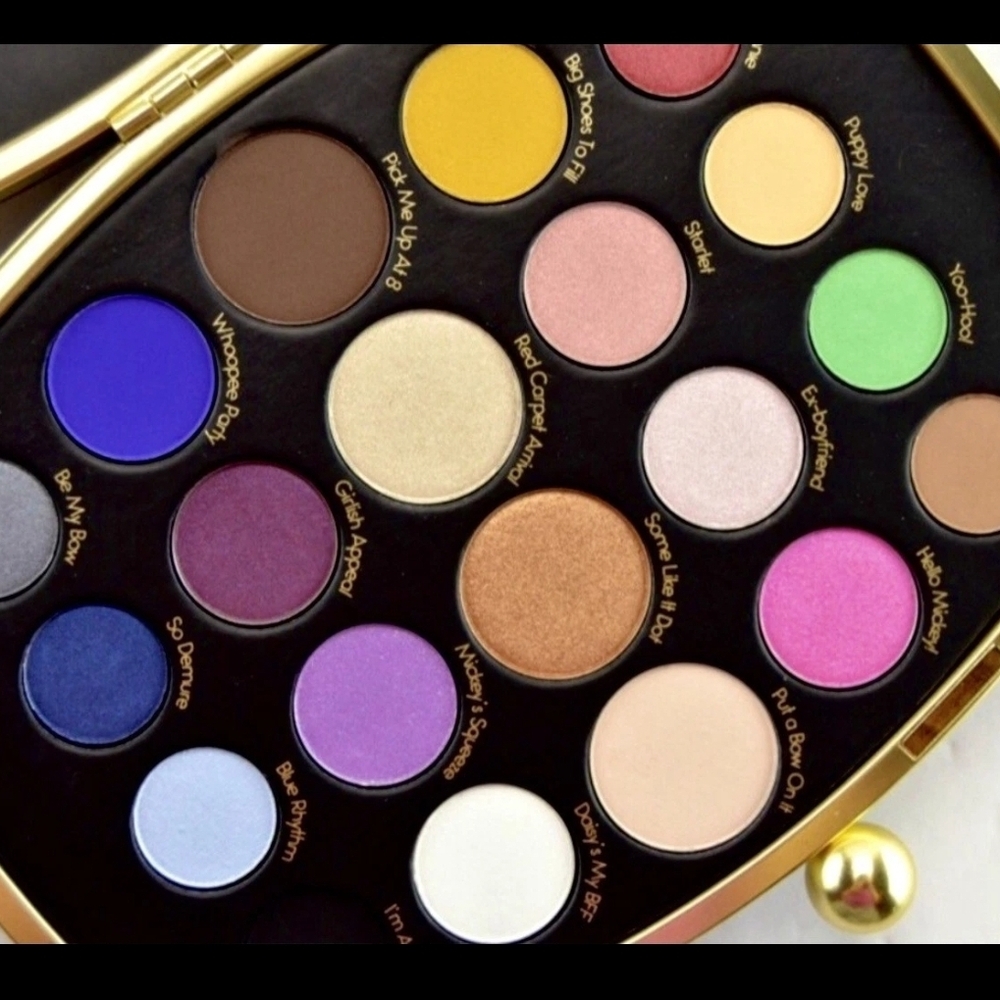 Sephora Disney Minnie Gold and Black Makeup Set - Picture 4 of 4